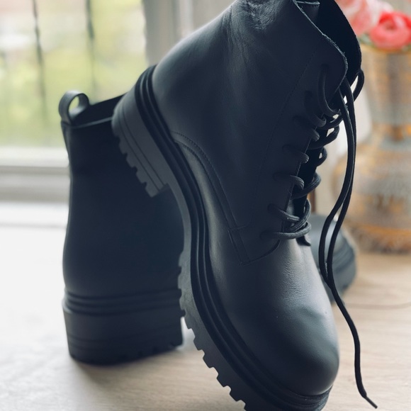 Brand name: Kachorovska, Black Smooth Leather Boot NEW Size 39 Euro, 8,5 US